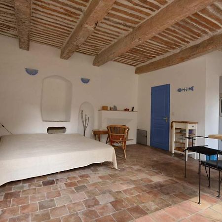Studio De La Cheminee Et Studio De La Place Apartment Sigonce Bagian luar foto