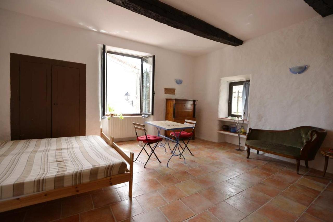 Studio De La Cheminee Et Studio De La Place Apartment Sigonce Bagian luar foto
