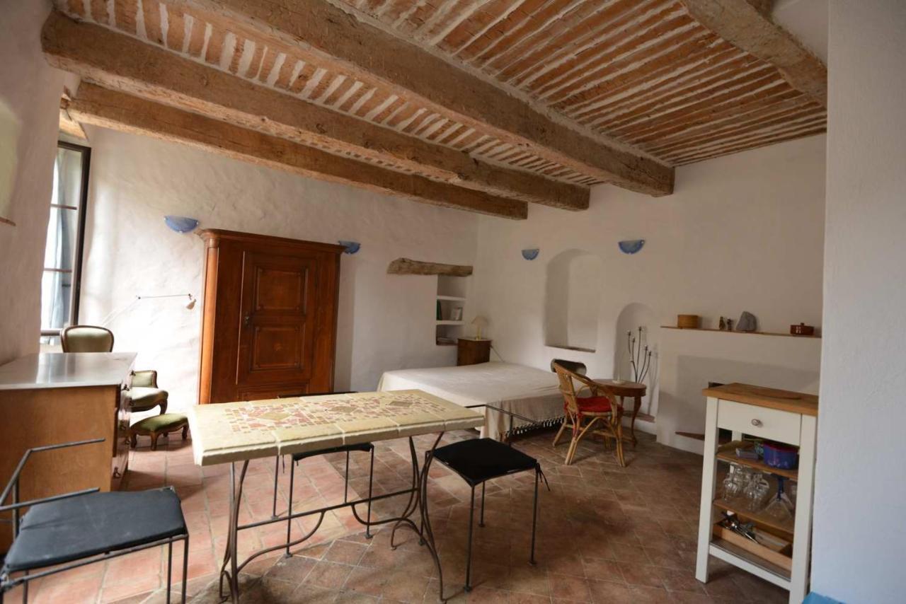 Studio De La Cheminee Et Studio De La Place Apartment Sigonce Bagian luar foto